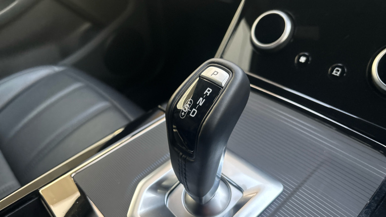 Land Rover Range Rover Evoque 2.0 D200 R-Dynamic SE 5dr Auto Diesel Hatchback